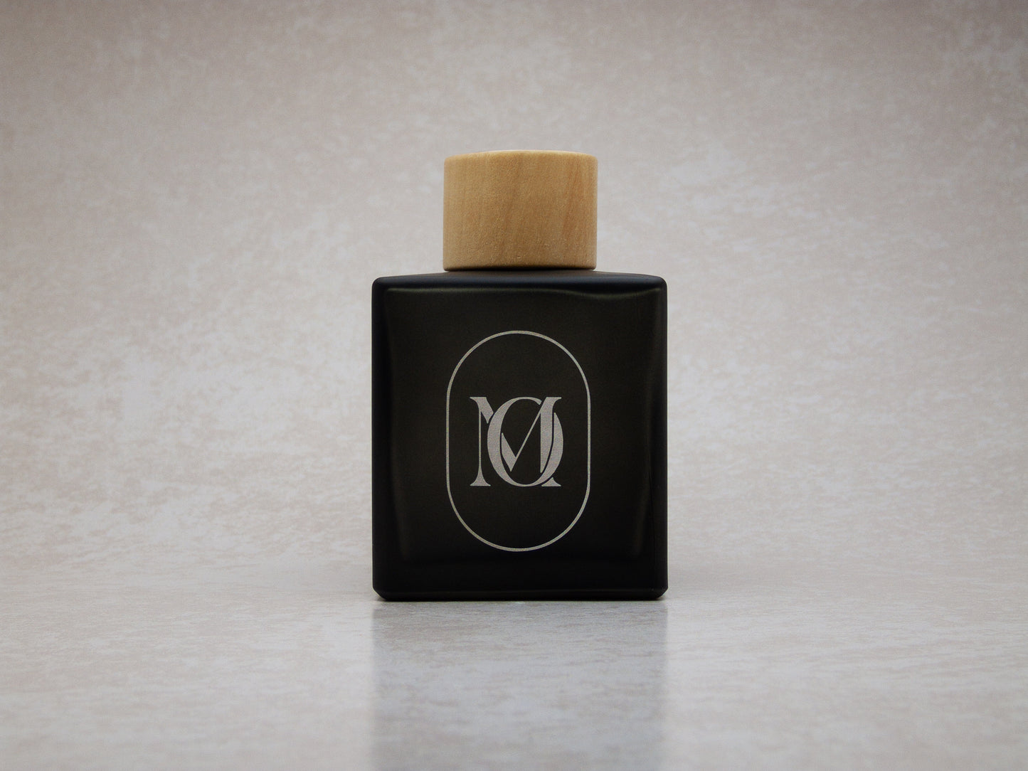Reed Diffuser - Luna Frosted Black 200ml