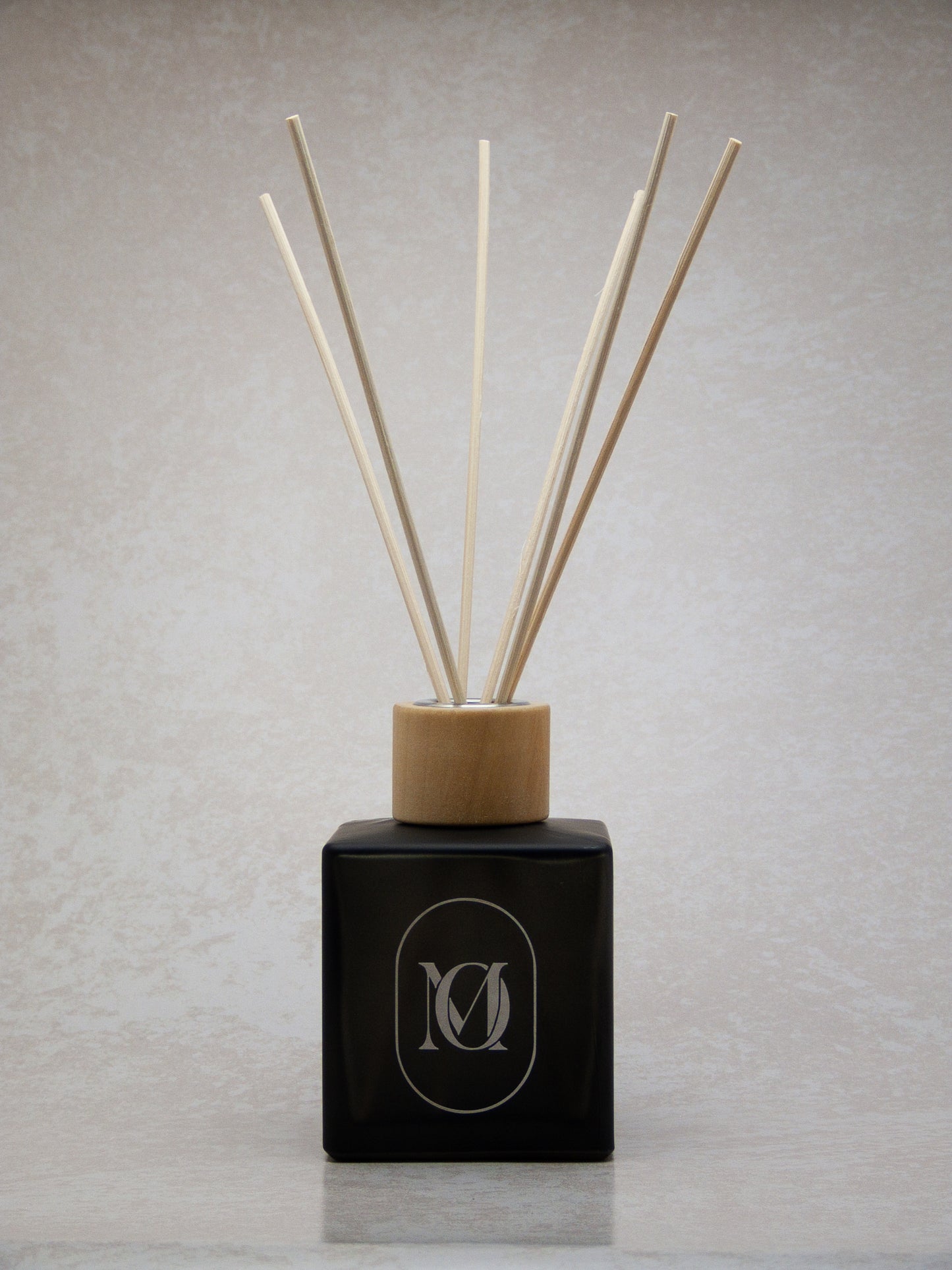 Reed Diffuser - Luna Frosted Black 200ml